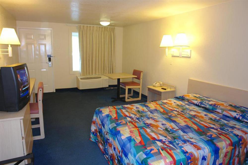 Rodeway Inn Windsor Mill Rom bilde