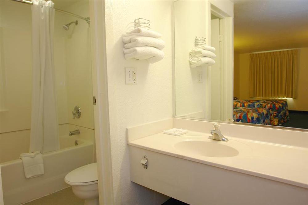 Rodeway Inn Windsor Mill Rom bilde
